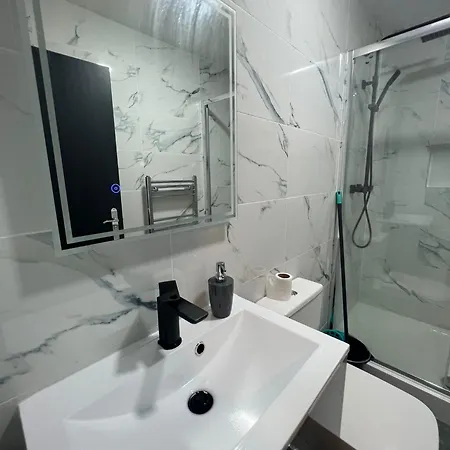 New Modern Flat! Monthly Discount! Near City Centre Cardiff Exterior foto