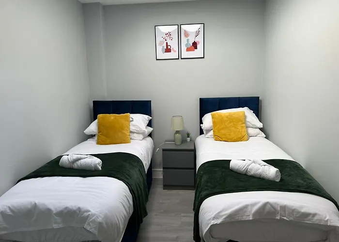 New Modern Flat! Monthly Discount! Near City Centre