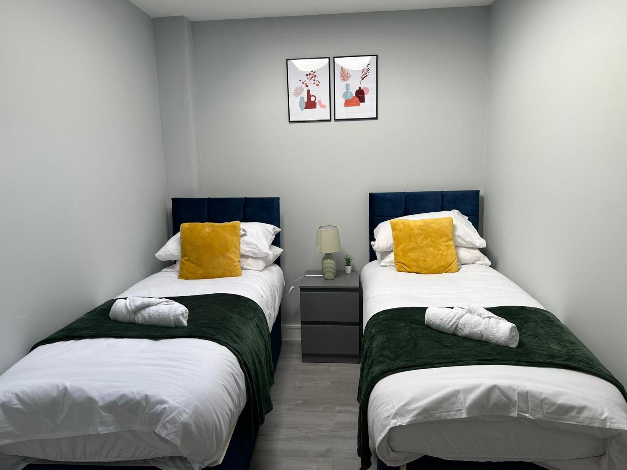 New Modern Flat! Monthly Discount! Near Centre *