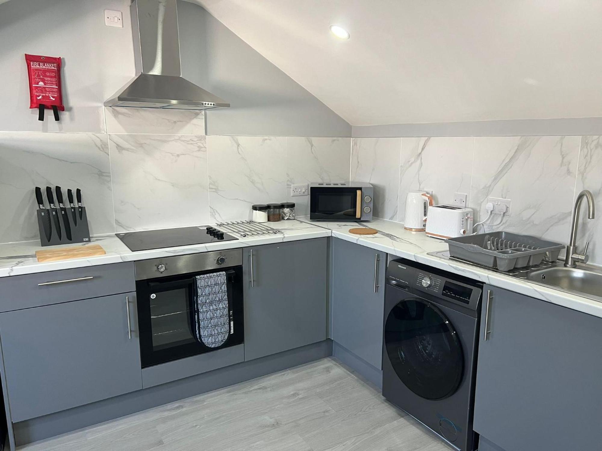New Modern Flat! Monthly Discount! Near Centre