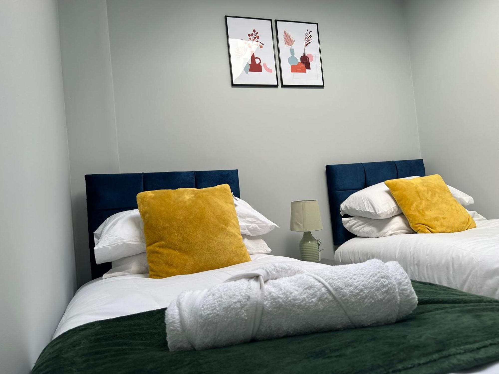 New Modern Flat! Monthly Discount! Near Centre *