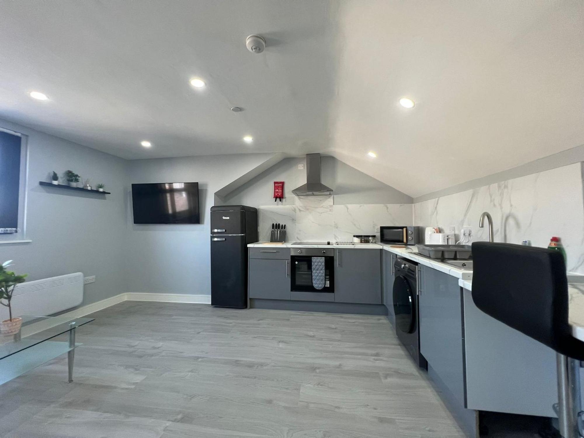 New Modern Flat! Monthly Discount! Near Centre * Cardiff