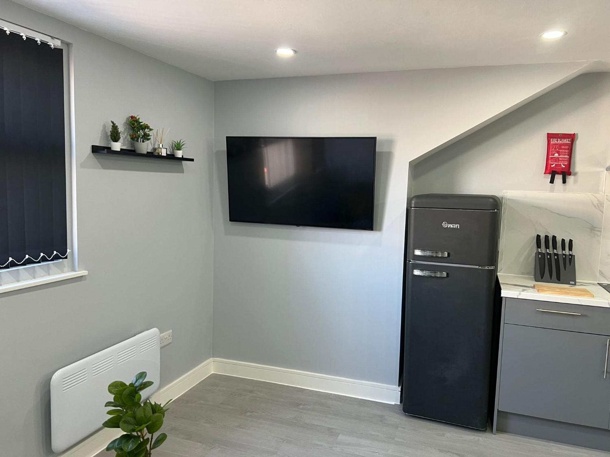 New Modern Flat! Monthly Discount! Near Centre Apartment Cardiff