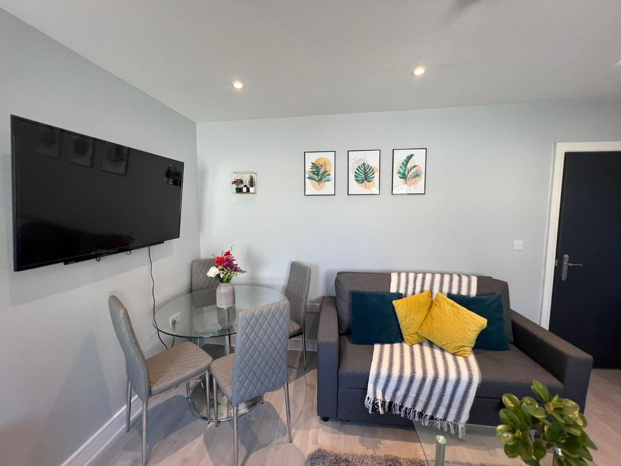 New Modern Flat! Monthly Discount! Near Centre Cardiff