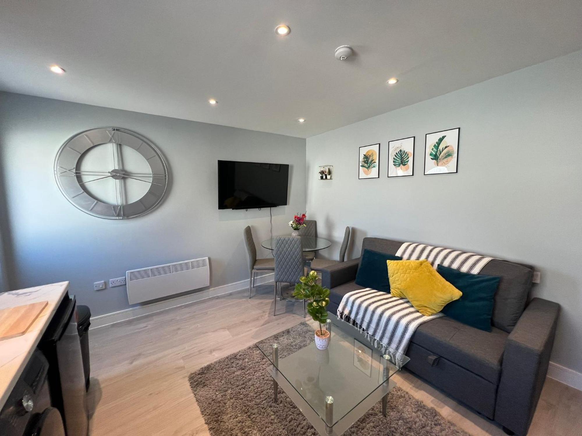 New Modern Flat! Monthly Discount! Near Centre Apartment Cardiff