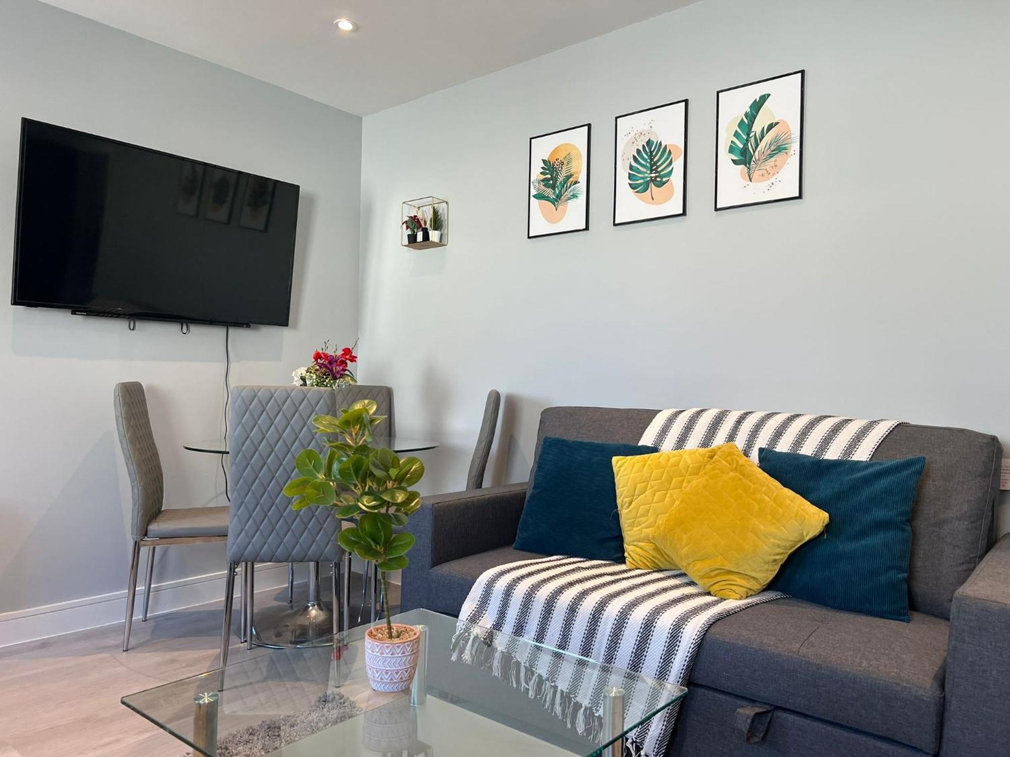 New Modern Flat! Monthly Discount! Near Centre Apartment